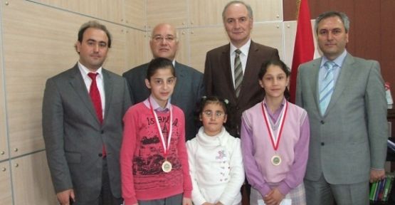 Sandıkçı’dan şampiyonlara ödül — haber görseli