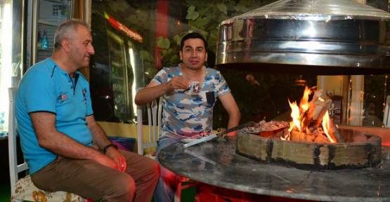 Türkücü Tarık Tüfekci’nin Közde Kahve Keyfi — haber görseli